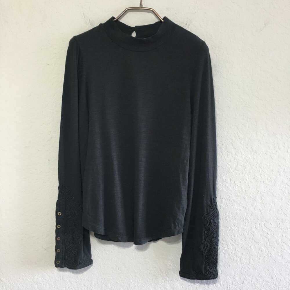 We The Free NWT Womens M Hooked On The Cuff Long Sleeve Top Washed Black